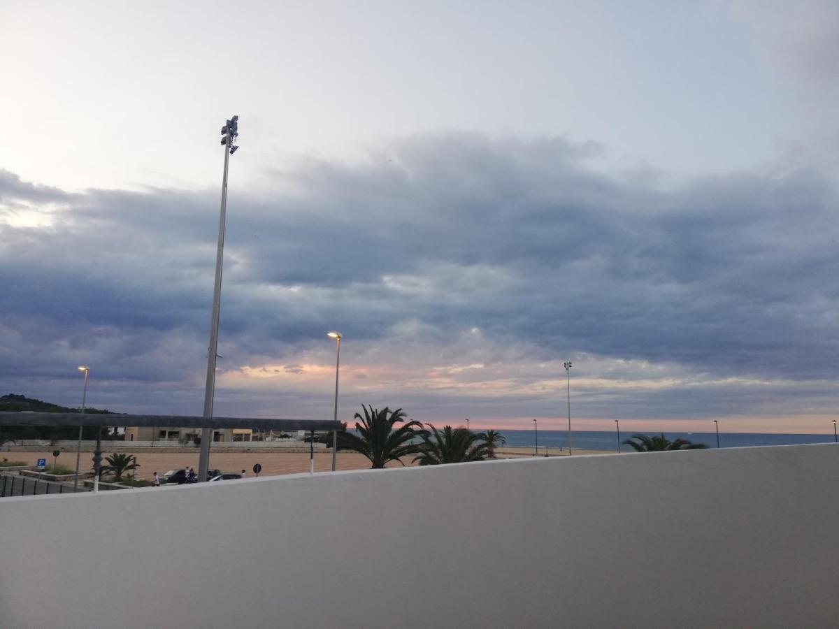 Palazzo Manfredi Vista Mare Con Parcheggio Frühstückspension