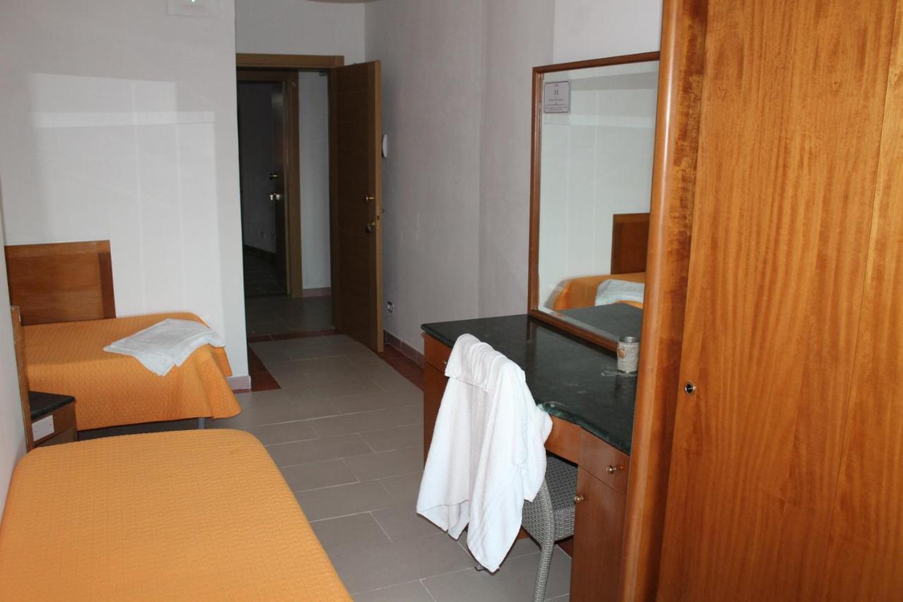 Frühstückspension Palazzo Manfredi Vista Mare Con Parcheggio