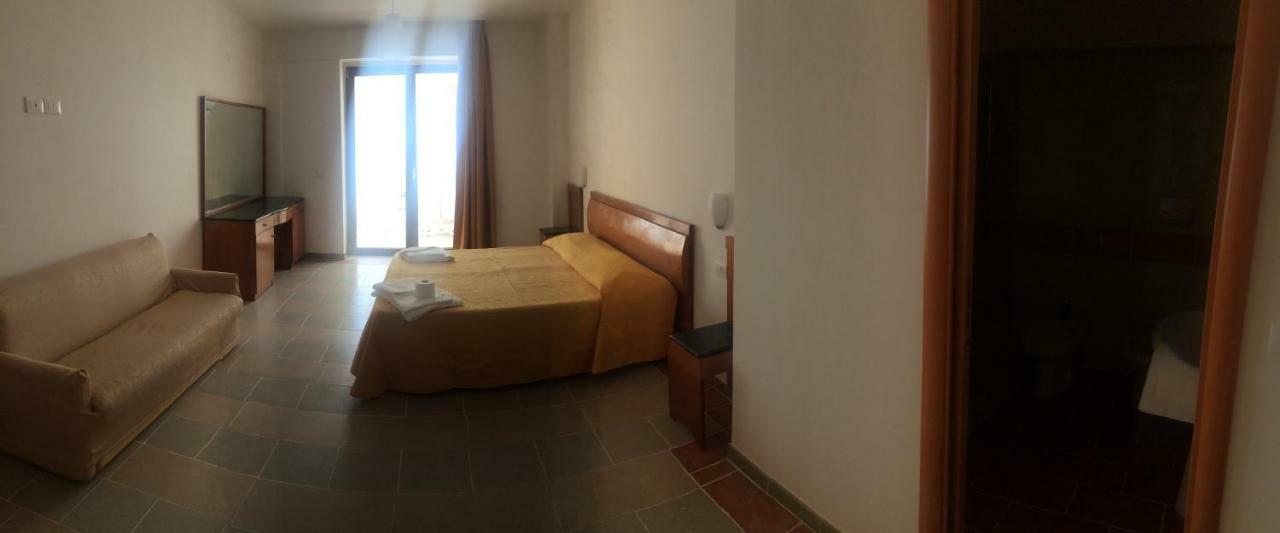 Palazzo Manfredi Vista Mare Con Parcheggio