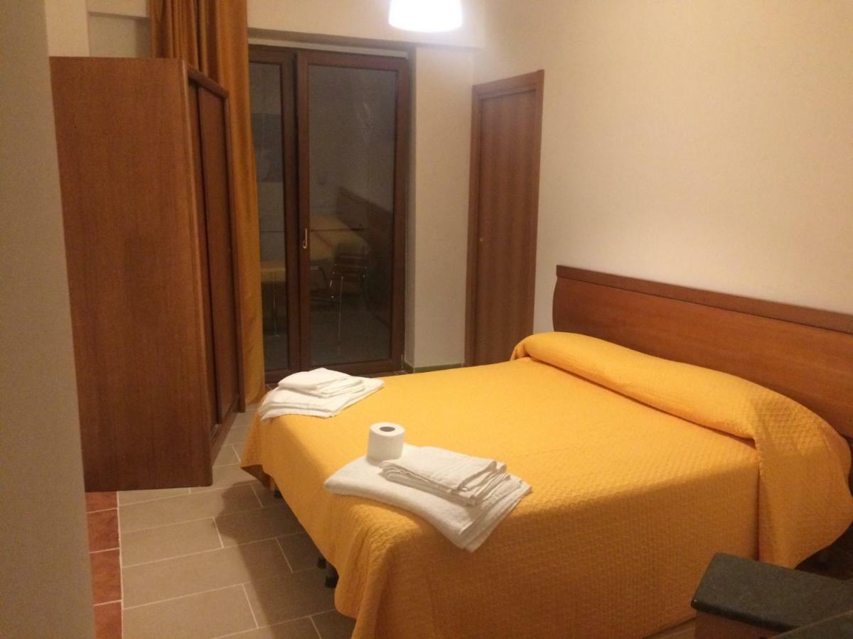 Palazzo Manfredi Vista Mare Con Parcheggio Frühstückspension Vieste