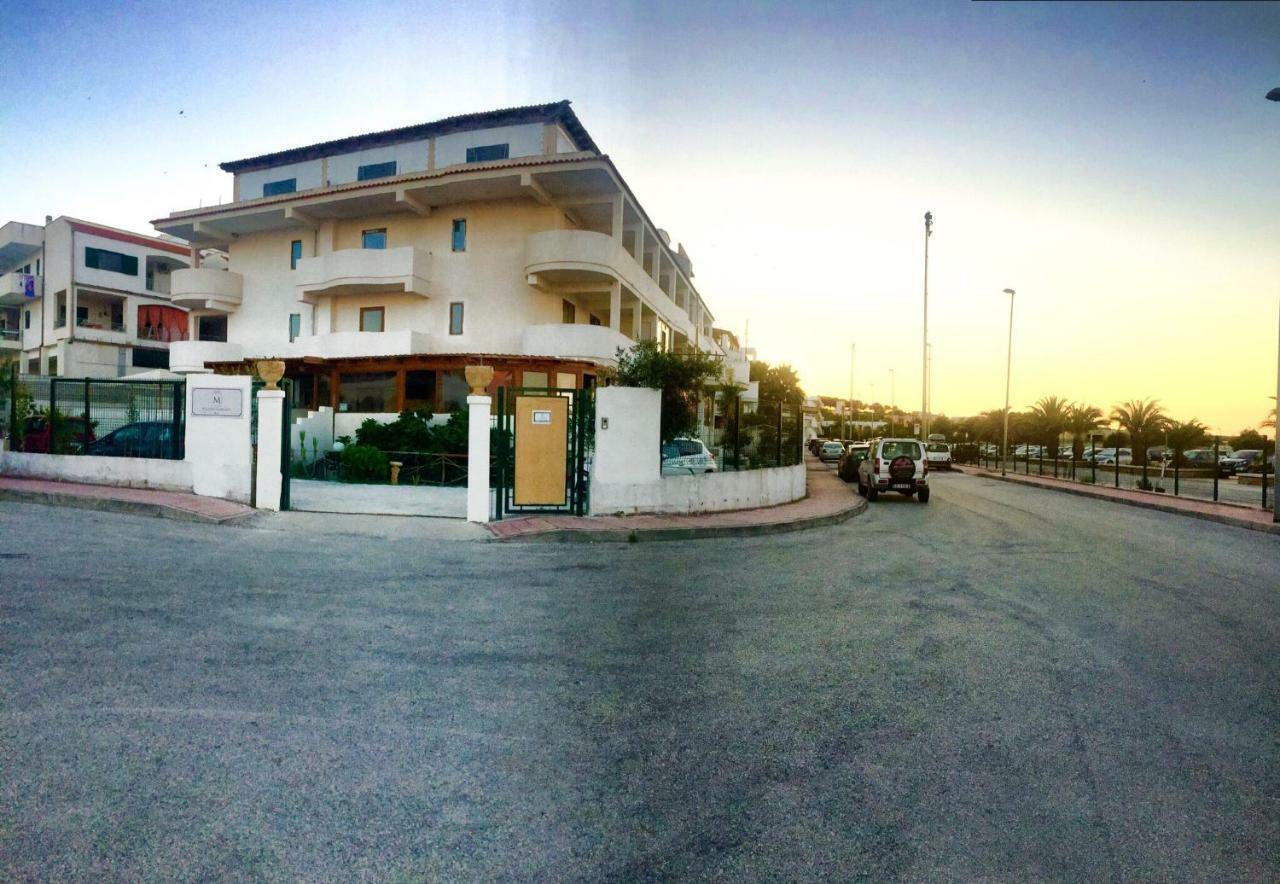 Palazzo Manfredi Vista Mare Con Parcheggio Frühstückspension
