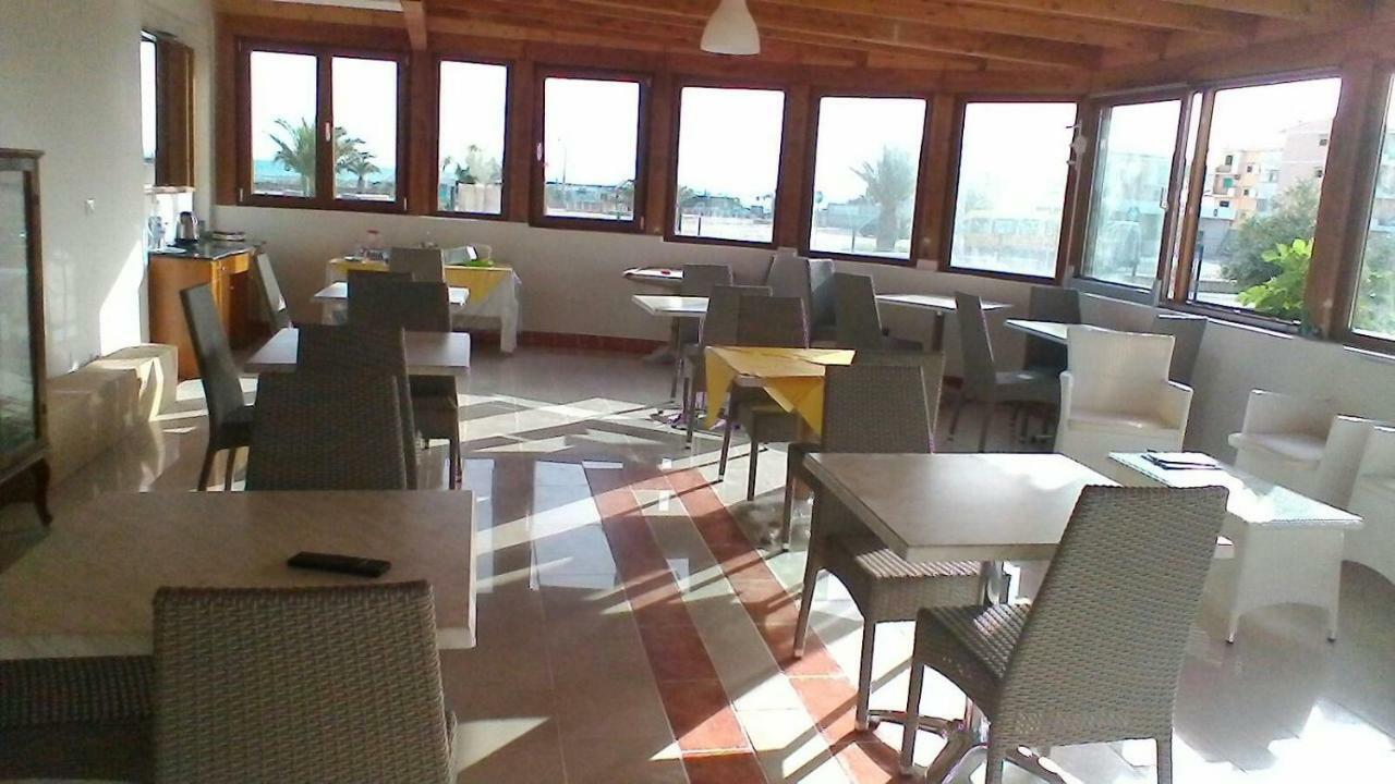 Palazzo Manfredi Vista Mare Con Parcheggio Alojamento de Acomodação e Pequeno-almoço Vieste