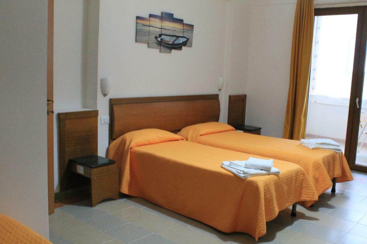 Palazzo Manfredi Vista Mare Con Parcheggio 2* Vieste