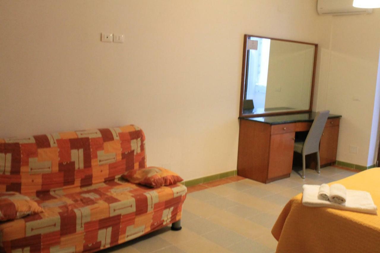 Palazzo Manfredi Vista Mare Con Parcheggio Alojamento de Acomodação e Pequeno-almoço
